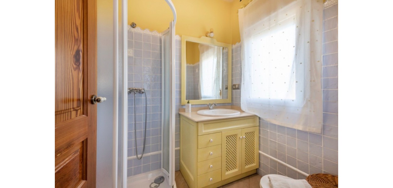 Sale - Villa -
Torrevieja - Los altos