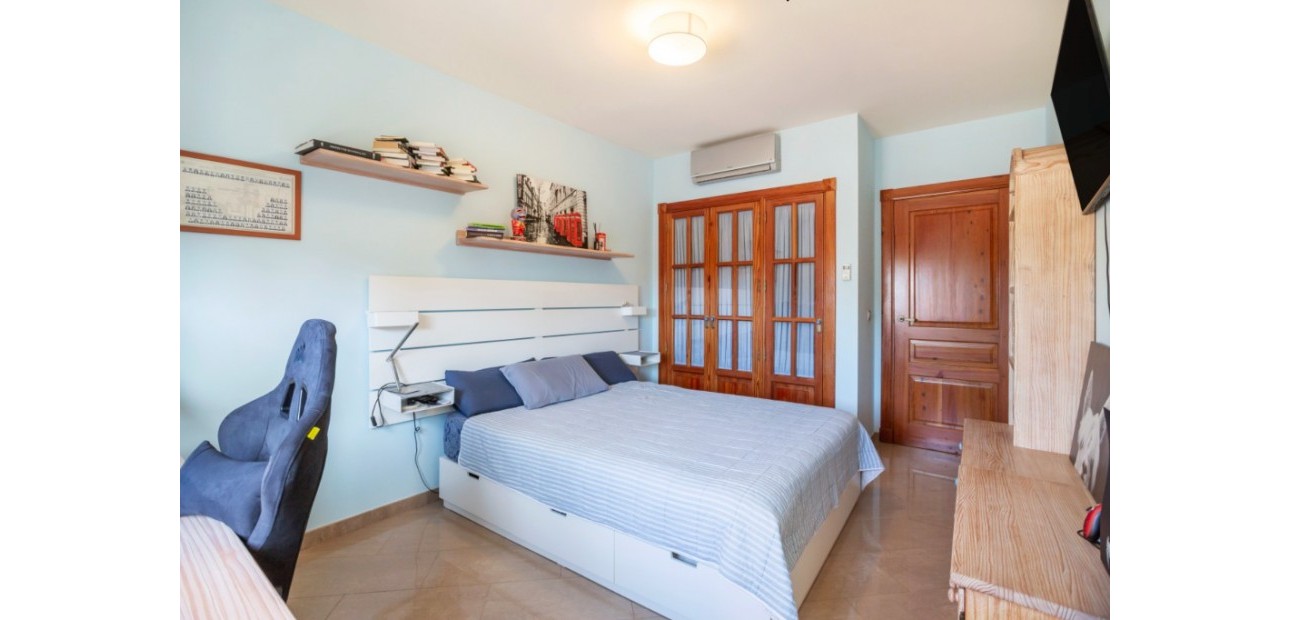 Sale - Villa -
Torrevieja - Los altos