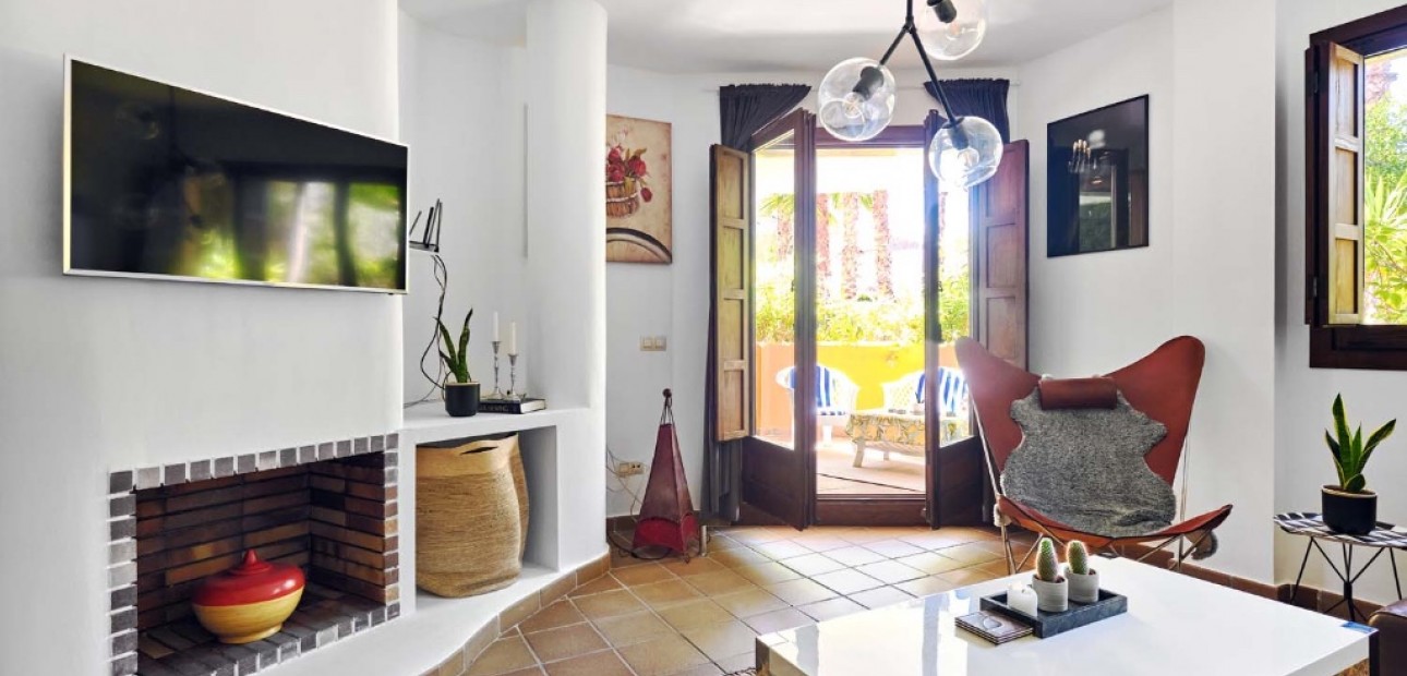 Sale - Apartment / flat -
Punta Prima