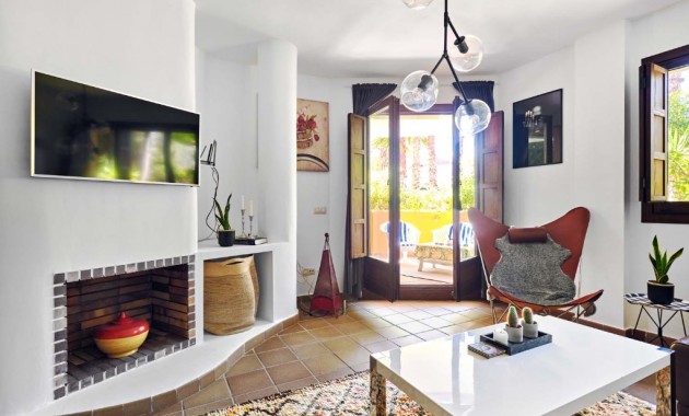 Sale - Apartment / flat -
Punta Prima