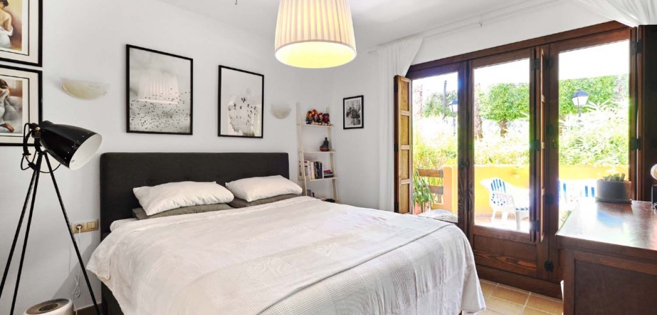 Sale - Apartment / flat -
Punta Prima