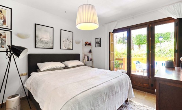 Sale - Apartment / flat -
Punta Prima