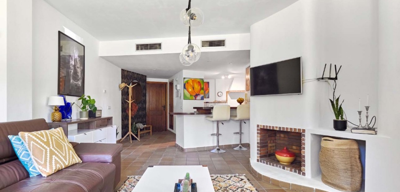 Sale - Apartment / flat -
Punta Prima