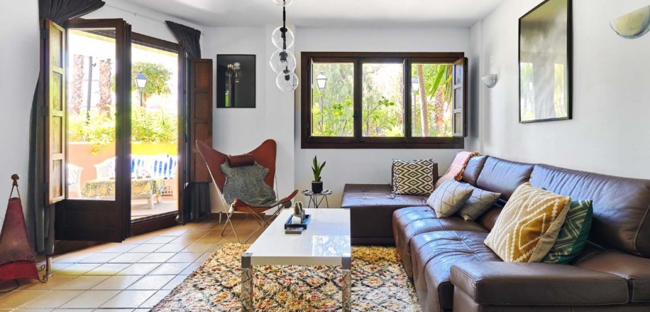 Sale - Apartment / flat -
Punta Prima