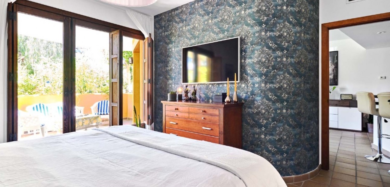 Sale - Apartment / flat -
Punta Prima