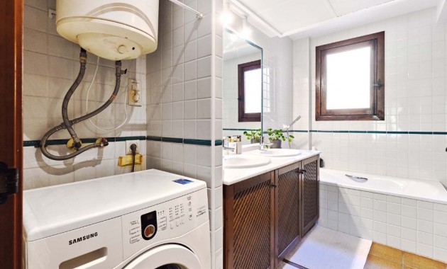 Sale - Apartment / flat -
Punta Prima