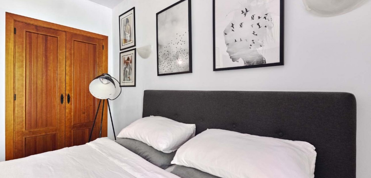 Sale - Apartment / flat -
Punta Prima