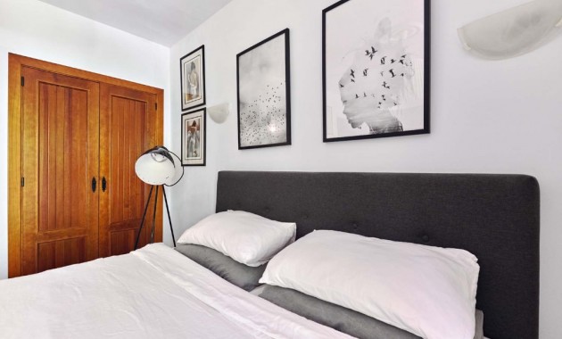 Sale - Apartment / flat -
Punta Prima