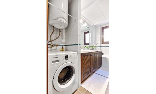 Sale - Apartment / flat -
Punta Prima