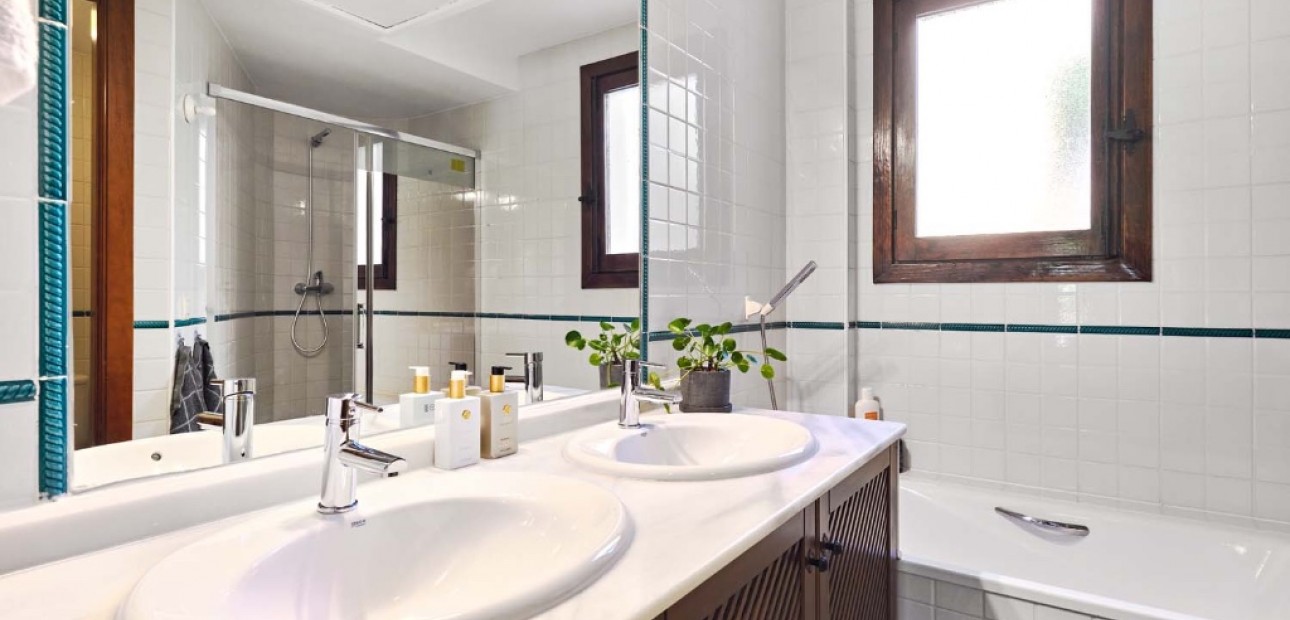 Sale - Apartment / flat -
Punta Prima