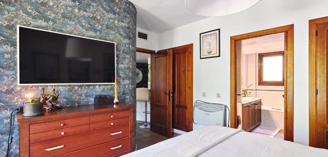 Sale - Apartment / flat -
Punta Prima