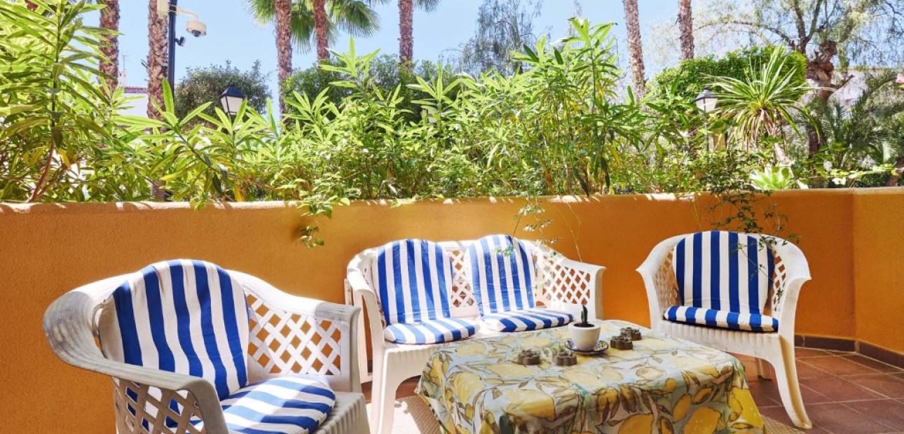 Sale - Apartment / flat -
Punta Prima