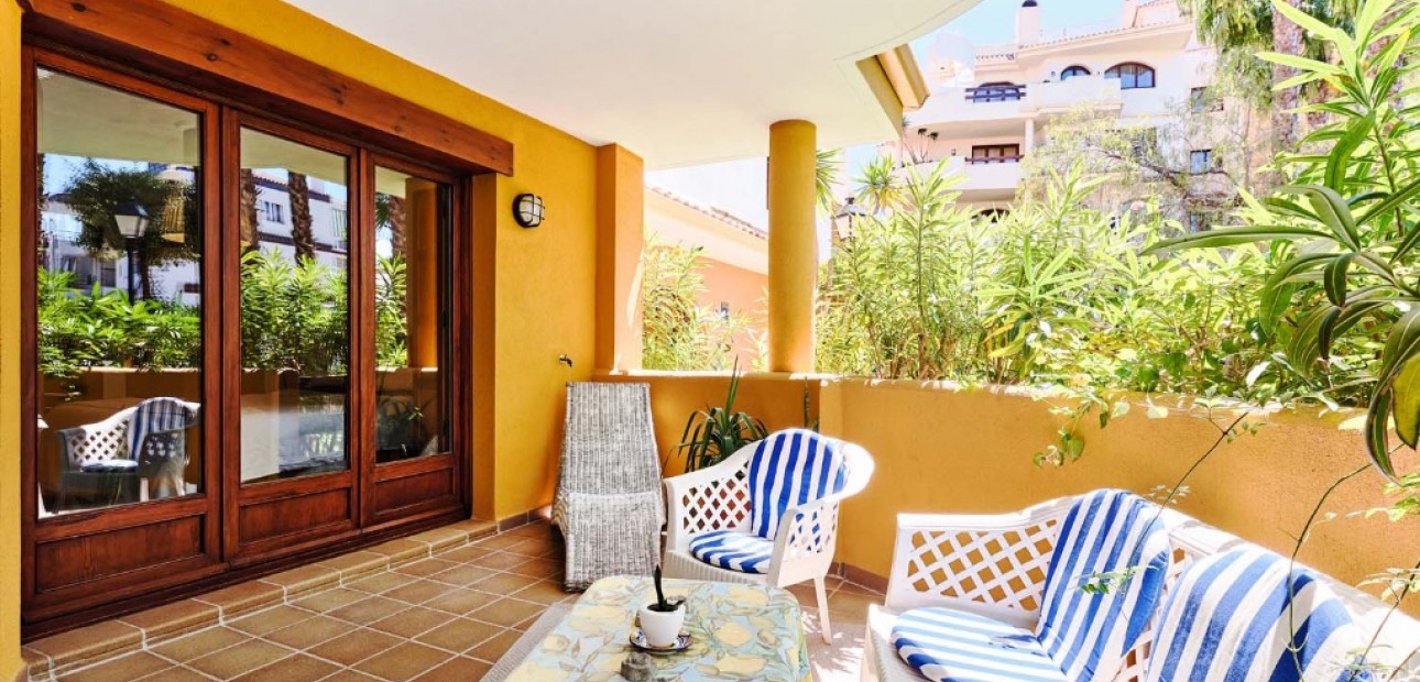 Sale - Apartment / flat -
Punta Prima