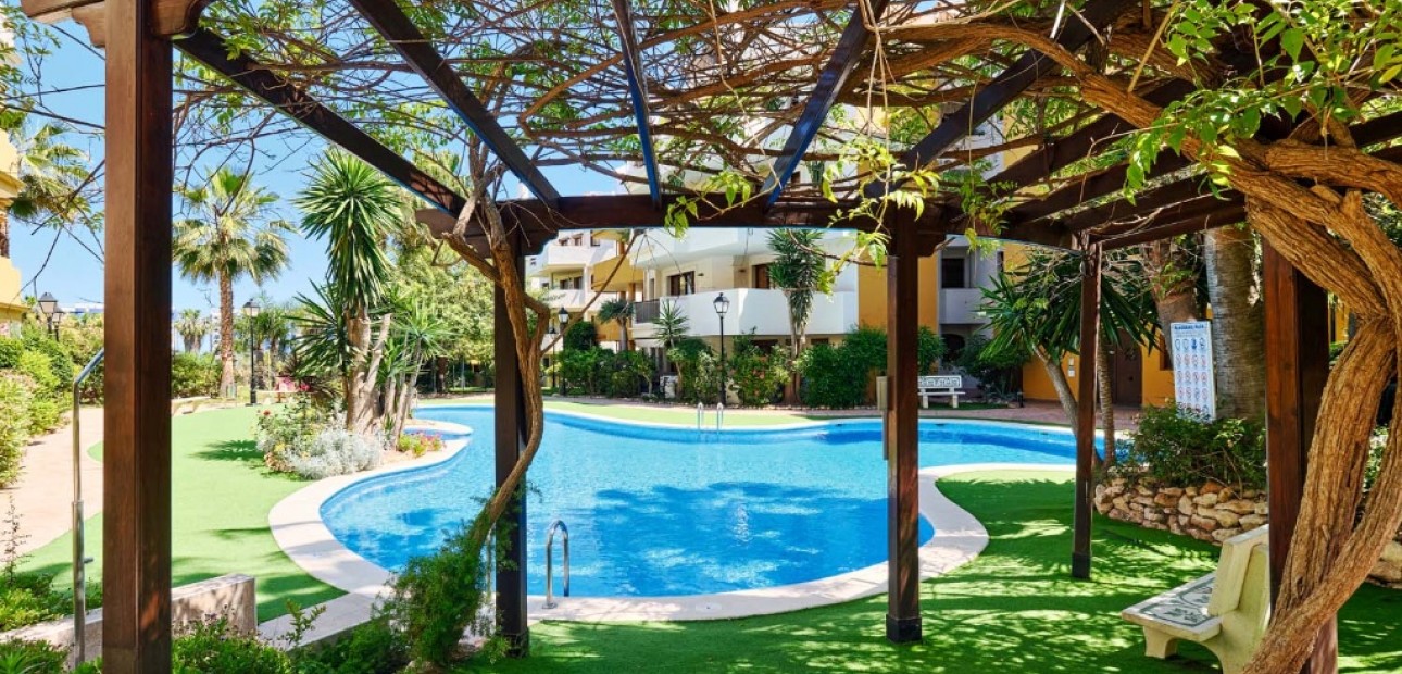 Sale - Apartment / flat -
Punta Prima