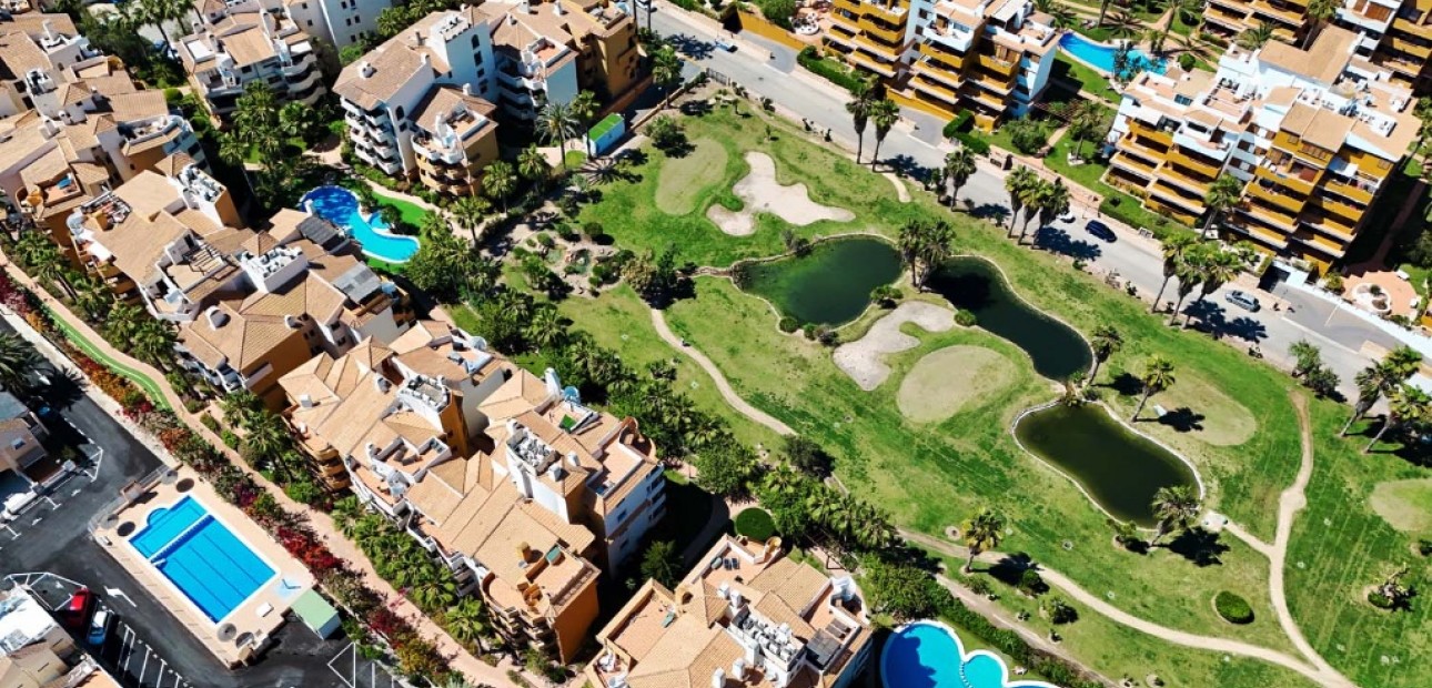 Sale - Apartment / flat -
Punta Prima