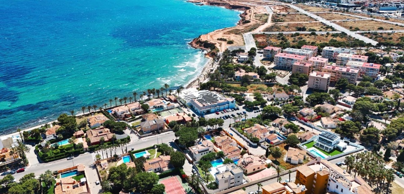 Sale - Apartment / flat -
Punta Prima