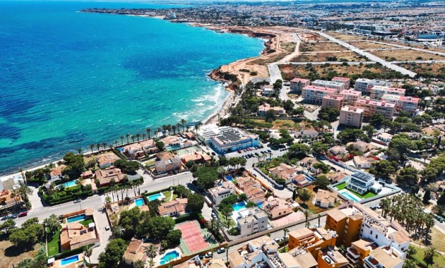 Sale - Apartment / flat -
Punta Prima