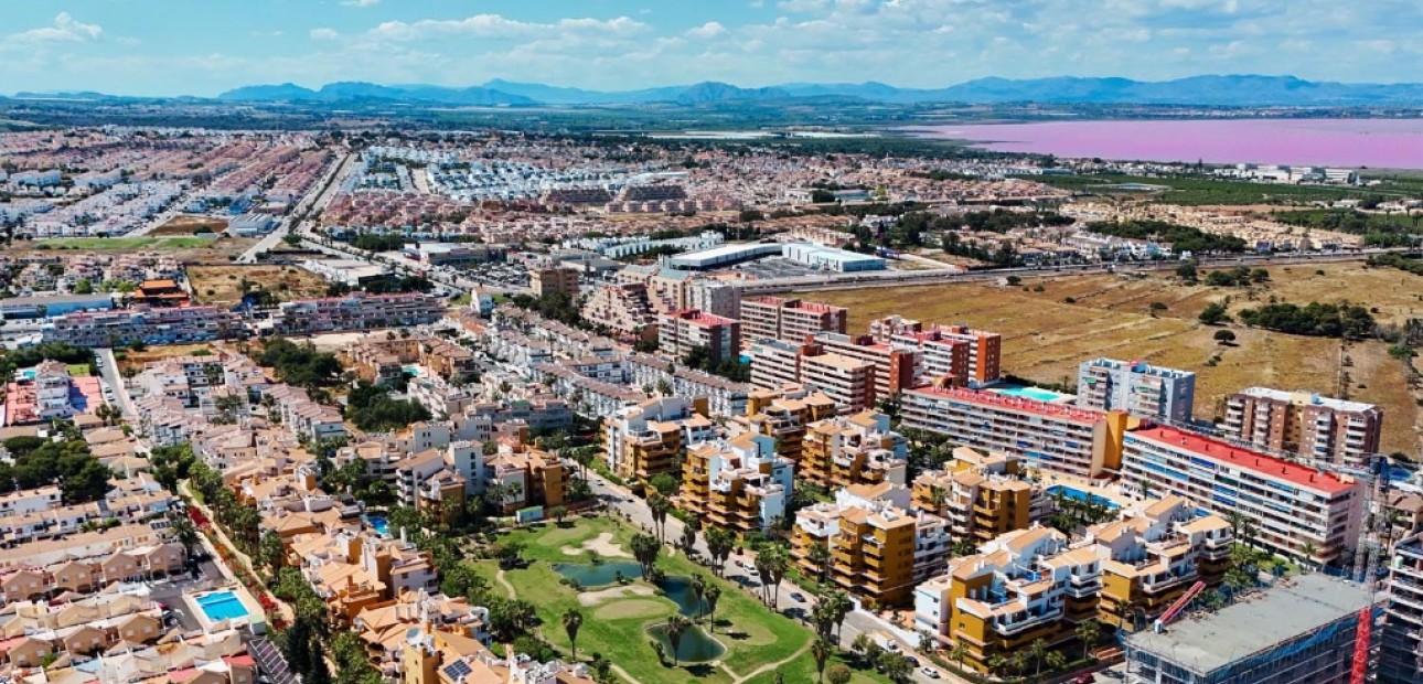 Sale - Apartment / flat -
Punta Prima