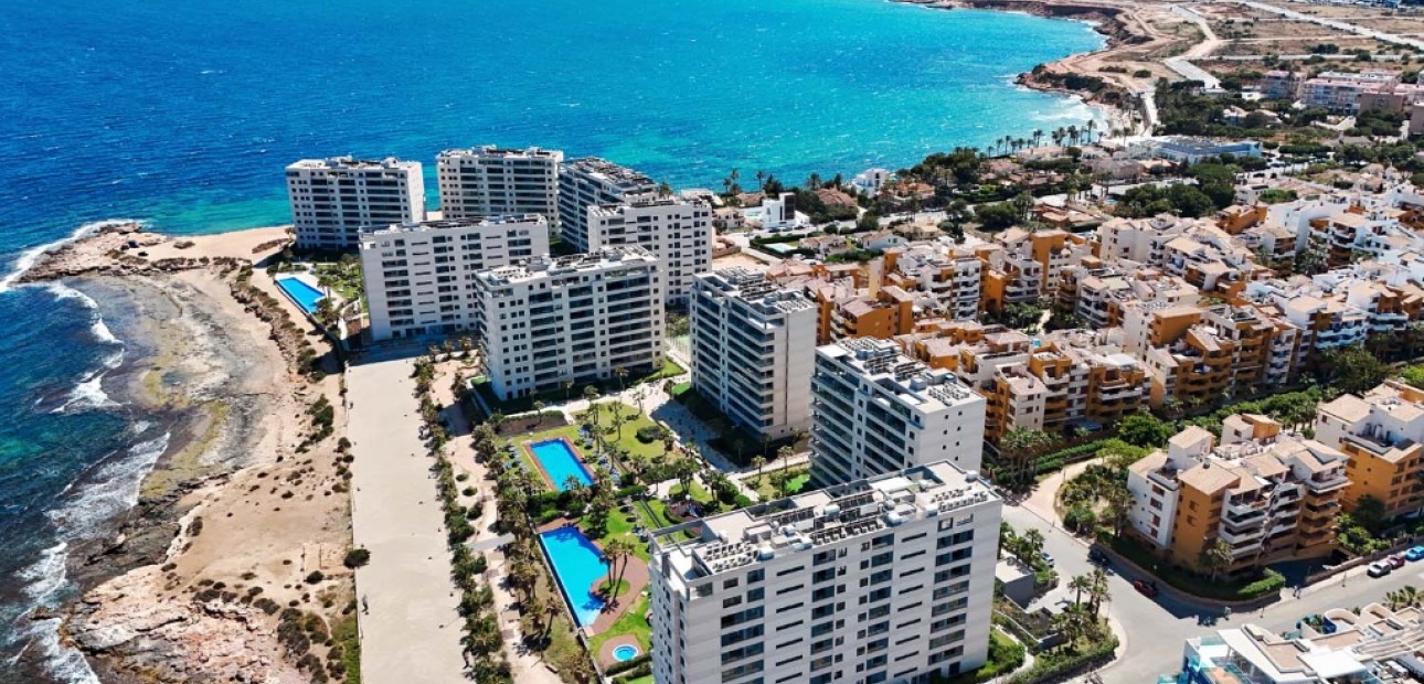 Sale - Apartment / flat -
Punta Prima