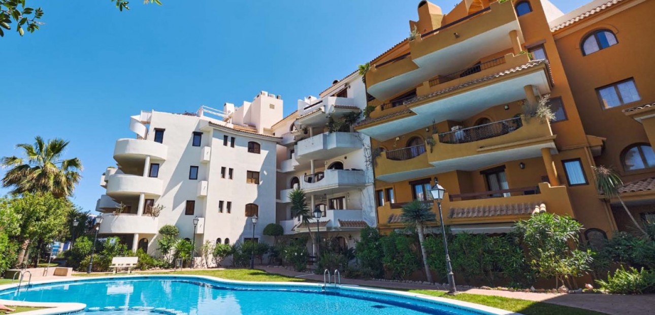 Sale - Apartment / flat -
Punta Prima