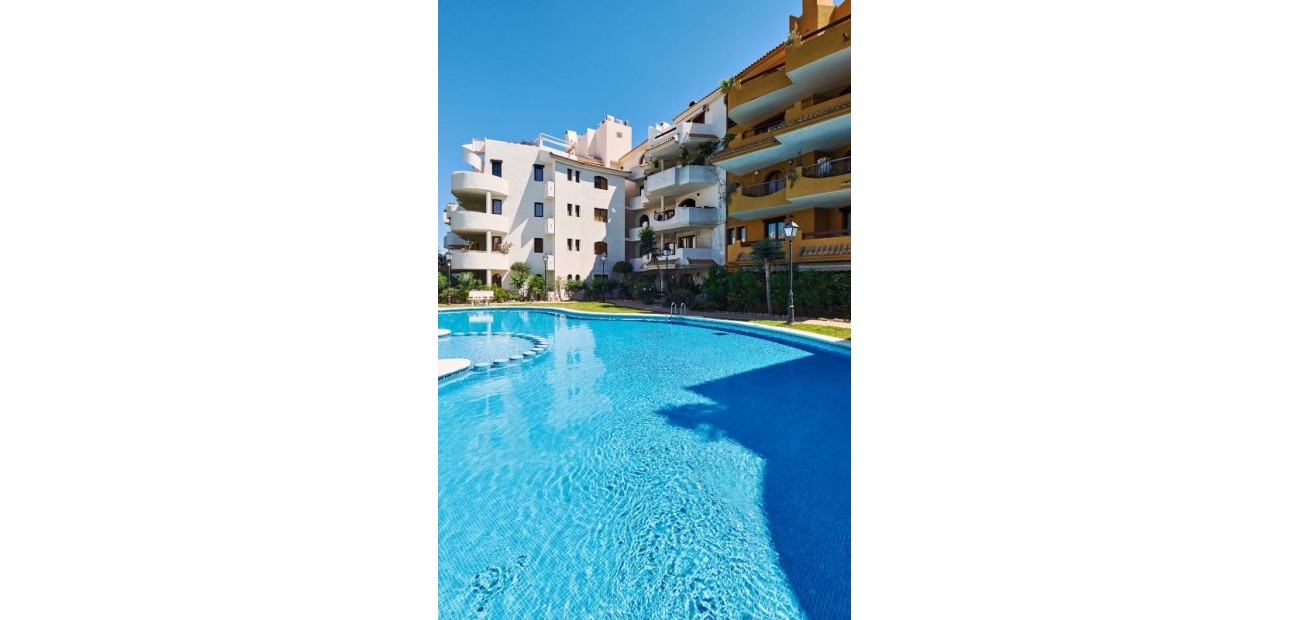 Sale - Apartment / flat -
Punta Prima