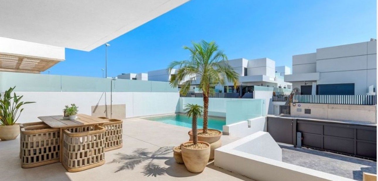 Nueva construcción  - Adosado -
Dolores