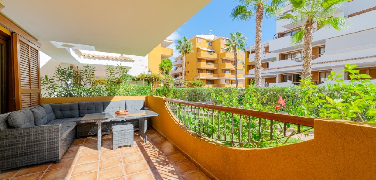 Sale - Apartment / flat -
Punta Prima