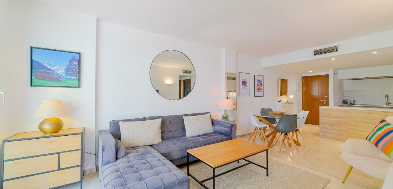 Sale - Apartment / flat -
Punta Prima