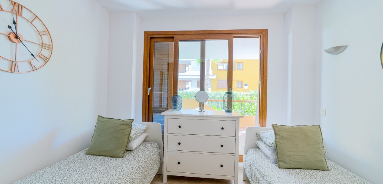 Sale - Apartment / flat -
Punta Prima