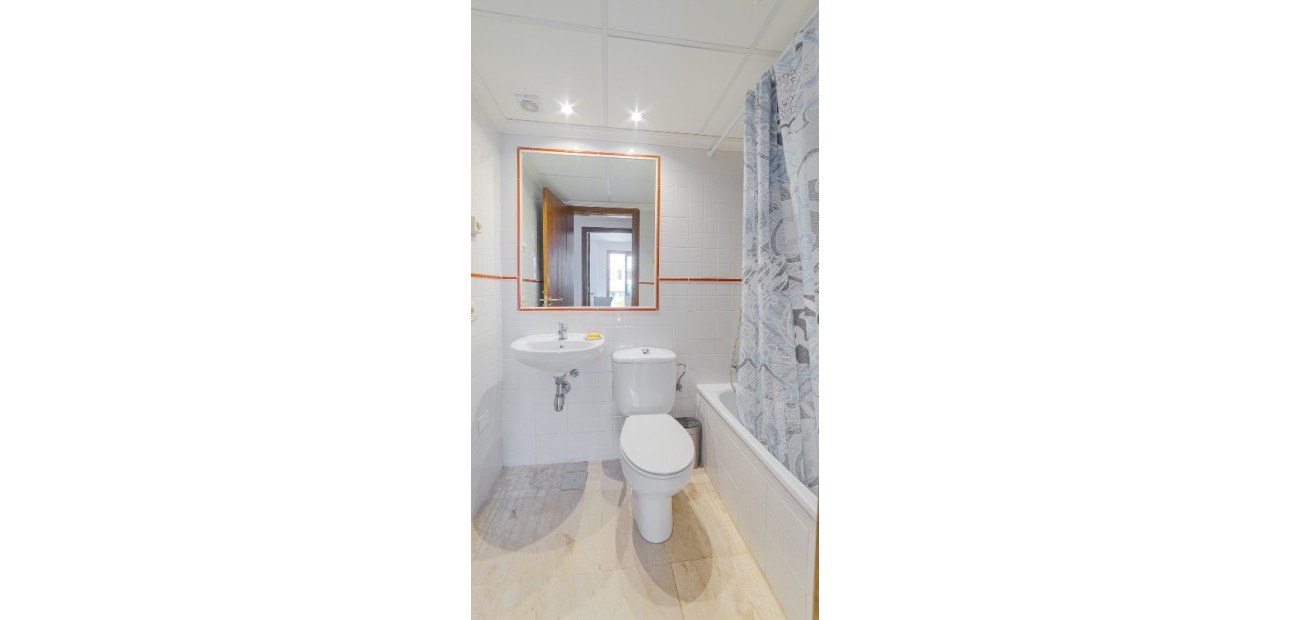 Sale - Apartment / flat -
Punta Prima