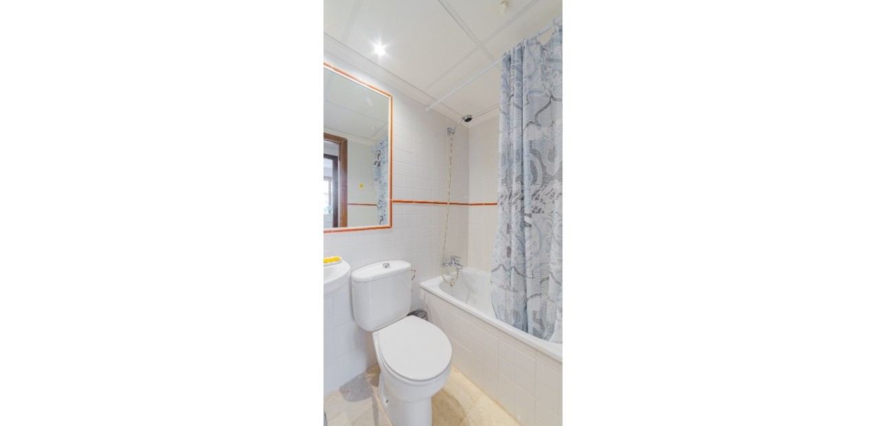 Sale - Apartment / flat -
Punta Prima