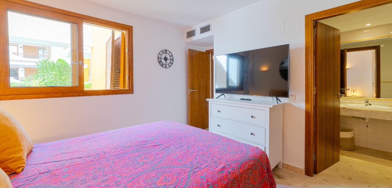 Sale - Apartment / flat -
Punta Prima