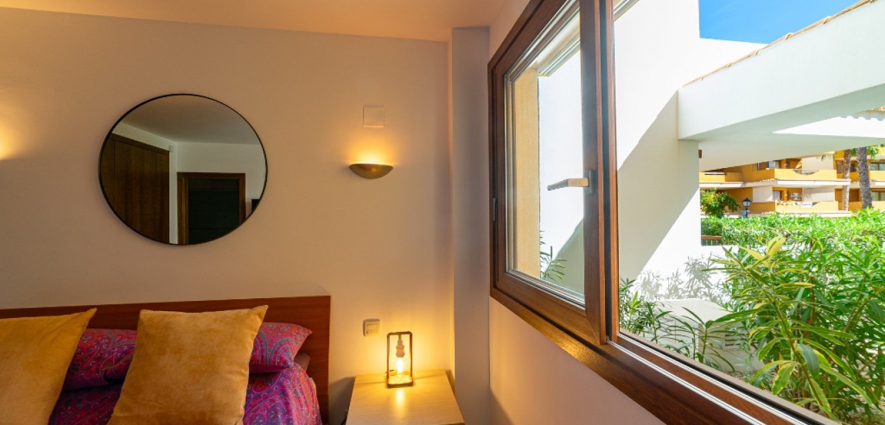 Sale - Apartment / flat -
Punta Prima