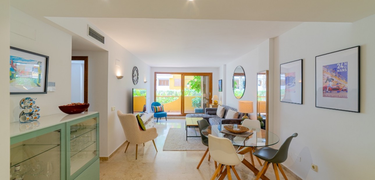 Sale - Apartment / flat -
Punta Prima