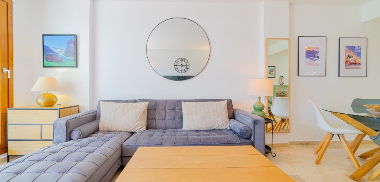 Sale - Apartment / flat -
Punta Prima