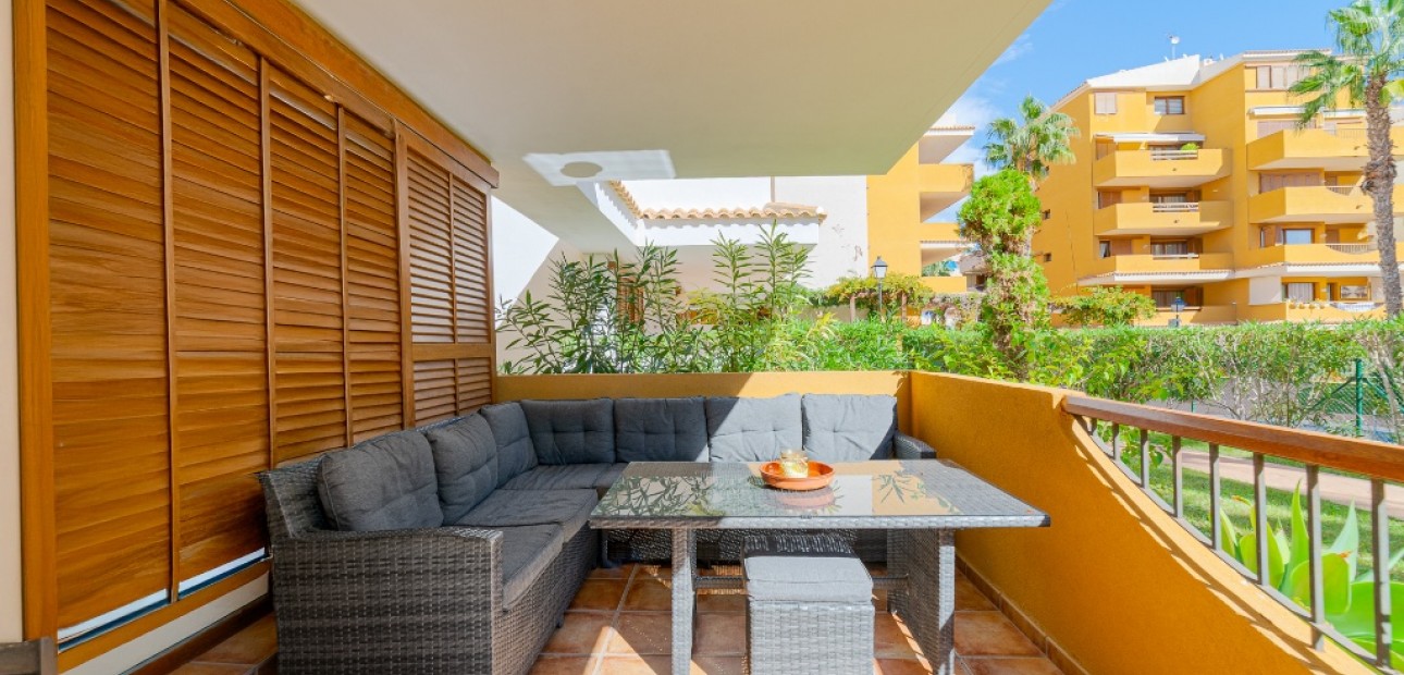 Sale - Apartment / flat -
Punta Prima