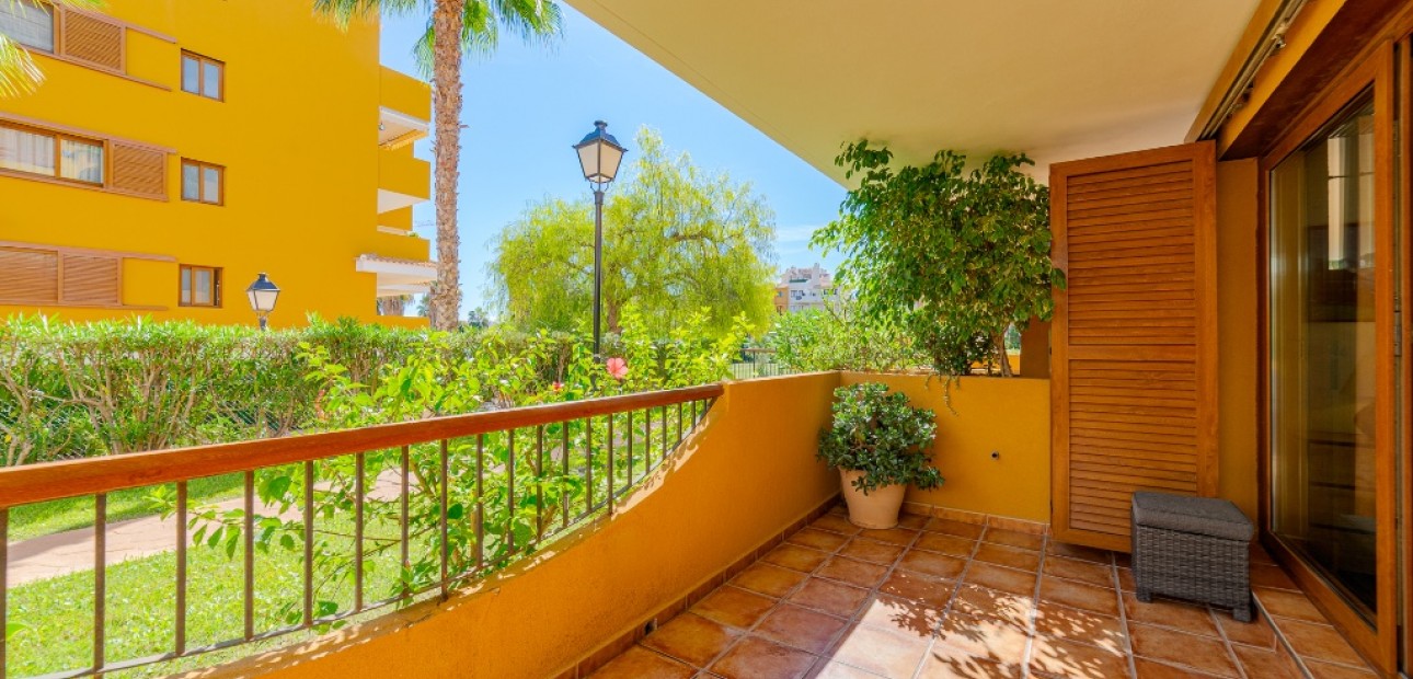 Sale - Apartment / flat -
Punta Prima