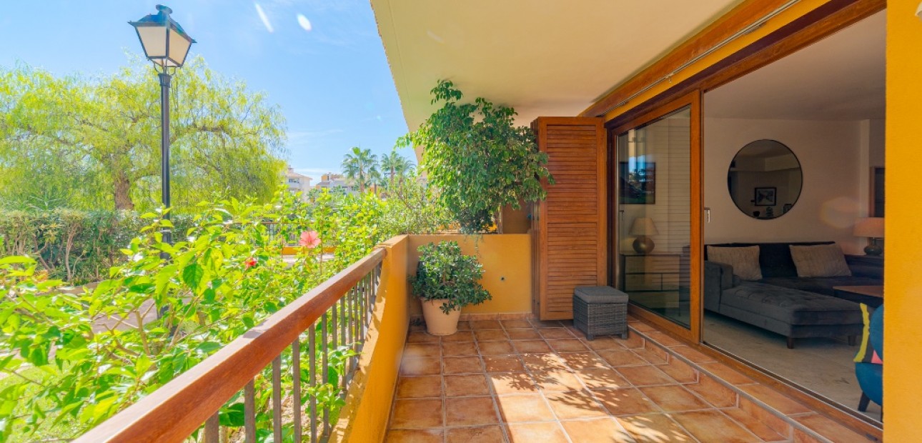 Sale - Apartment / flat -
Punta Prima