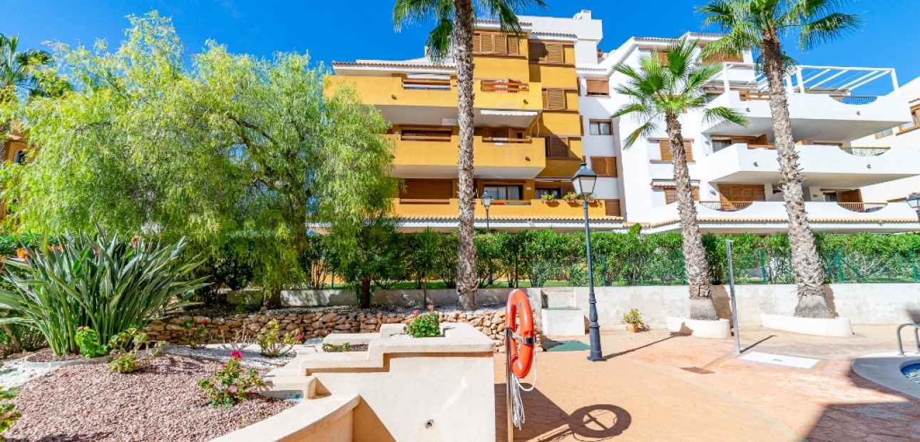 Sale - Apartment / flat -
Punta Prima