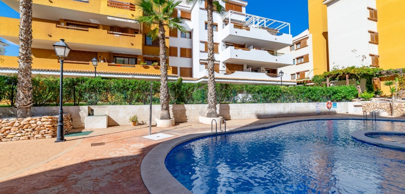 Sale - Apartment / flat -
Punta Prima