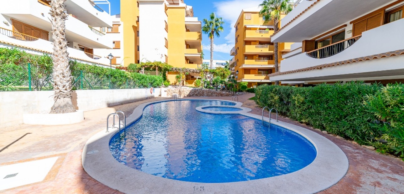 Sale - Apartment / flat -
Punta Prima