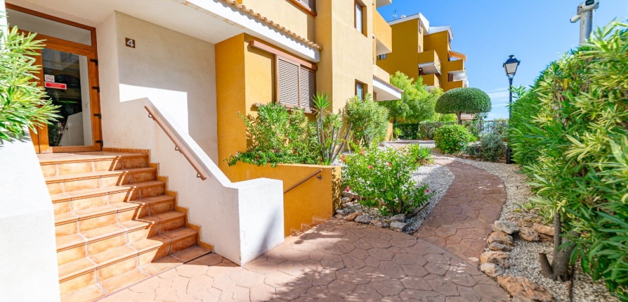 Sale - Apartment / flat -
Punta Prima