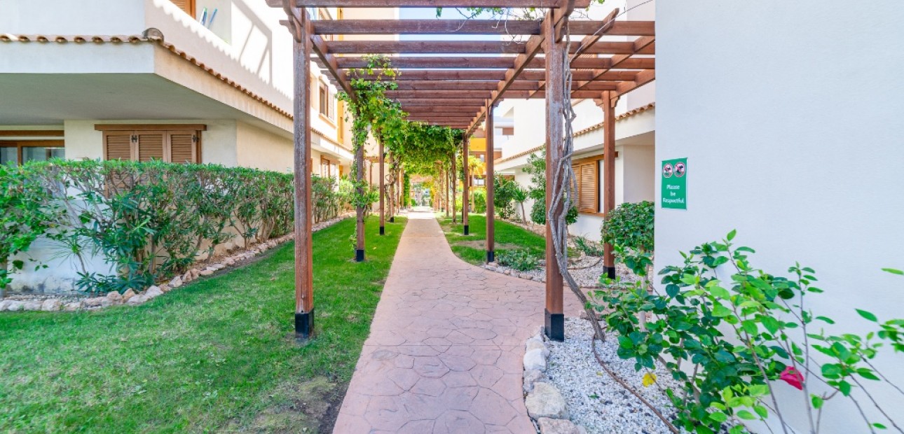 Sale - Apartment / flat -
Punta Prima