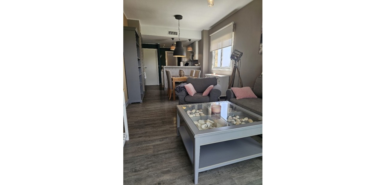 Sale - Apartment / flat -
Punta Prima