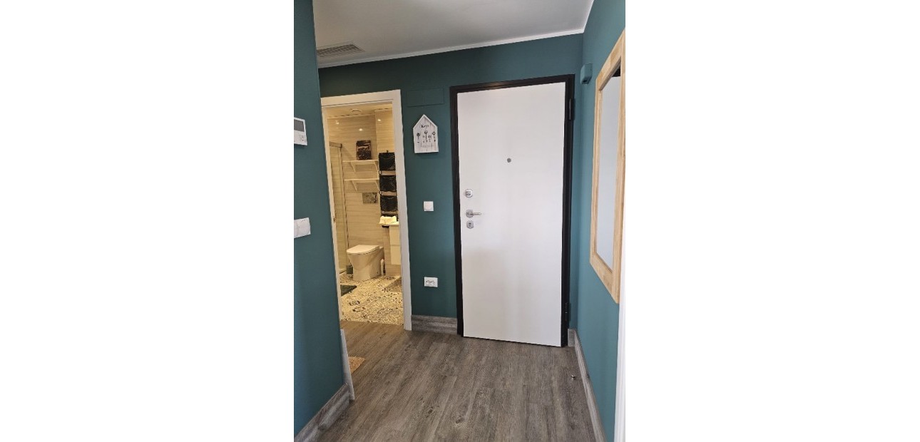 Sale - Apartment / flat -
Punta Prima