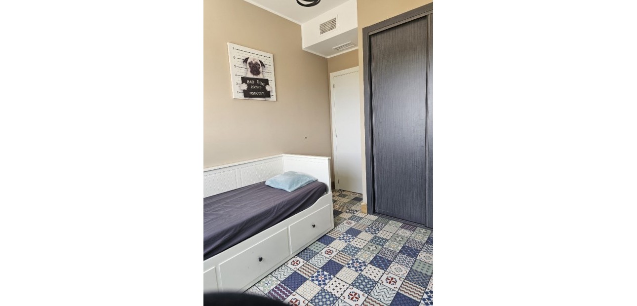 Sale - Apartment / flat -
Punta Prima