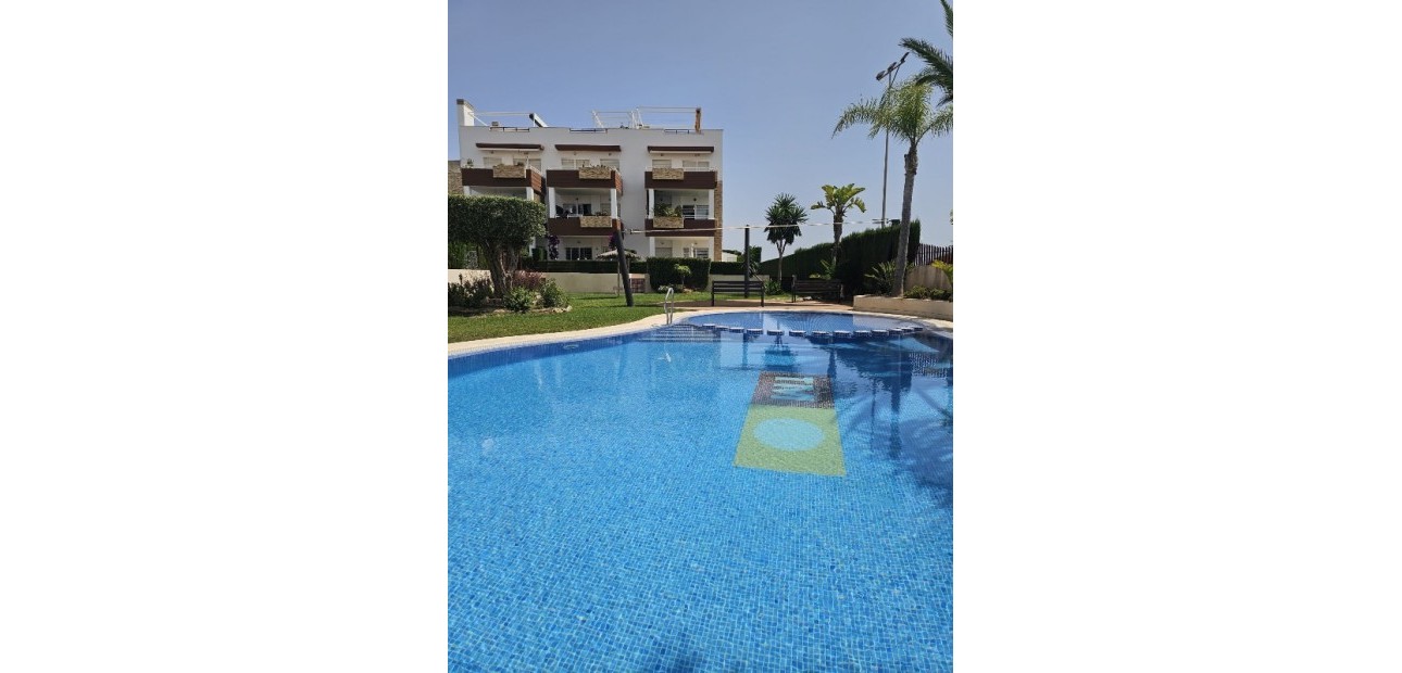 Sale - Apartment / flat -
Punta Prima