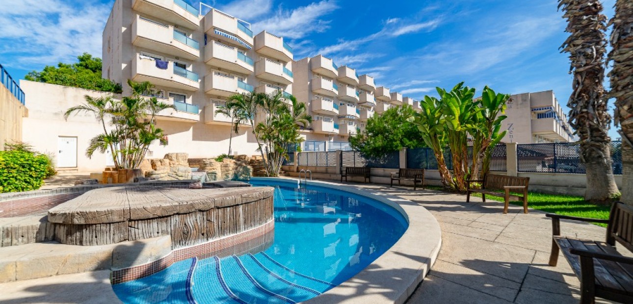 Venta - Apartamento / piso -
La Zenia