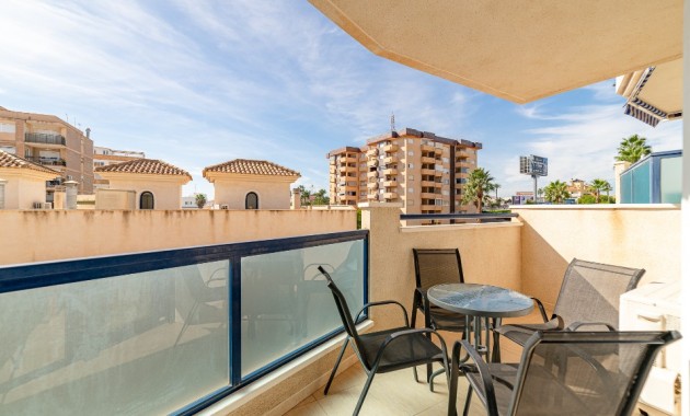 Venta - Apartamento / piso -
La Zenia