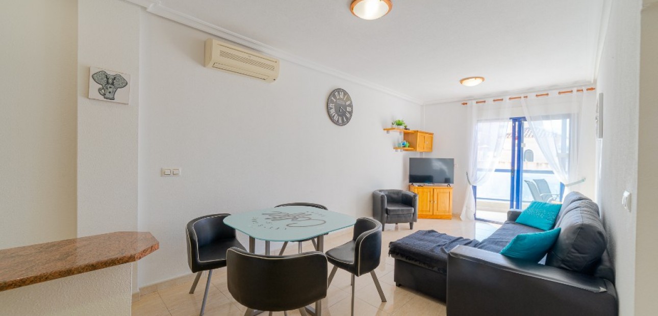 Venta - Apartamento / piso -
La Zenia